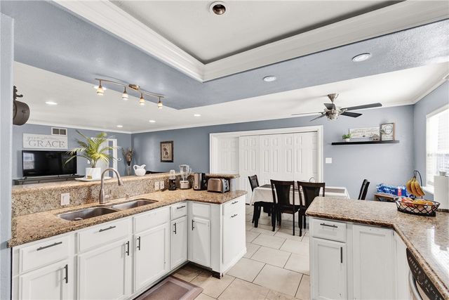 7117 Lugo, Paramount, CA 90723