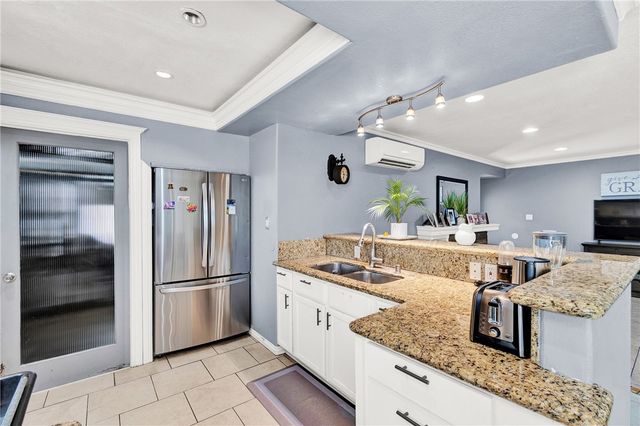 7117 Lugo, Paramount, CA 90723