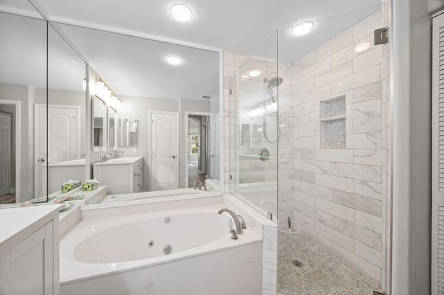 33 Monterey Pointe Drive, Palm Beach Gardens, FL 33418