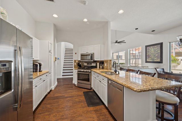 33 Monterey Pointe Drive, Palm Beach Gardens, FL 33418