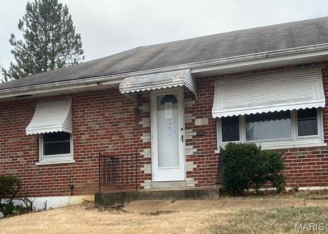 5101 Rockingham Drive, St Louis, MO 63121