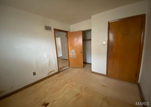 5101 Rockingham Drive, St Louis, MO 63121