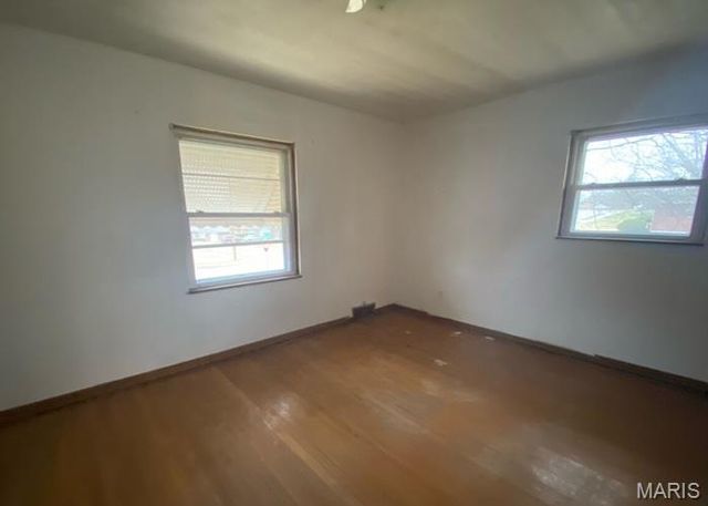 5101 Rockingham Drive, St Louis, MO 63121