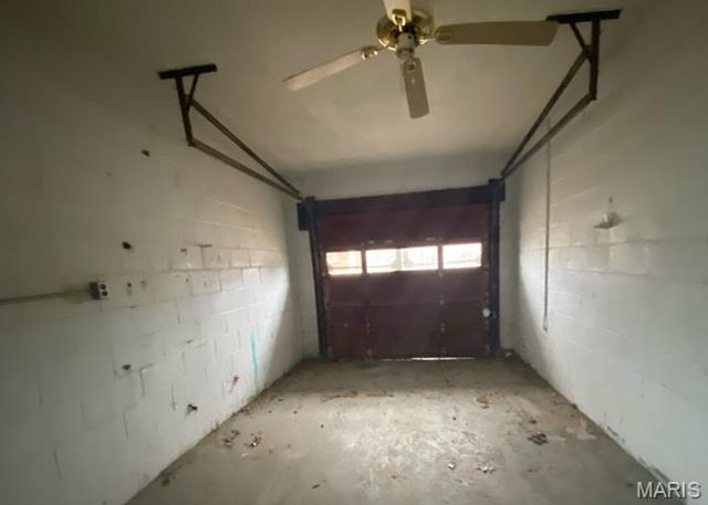 5101 Rockingham Drive, St Louis, MO 63121