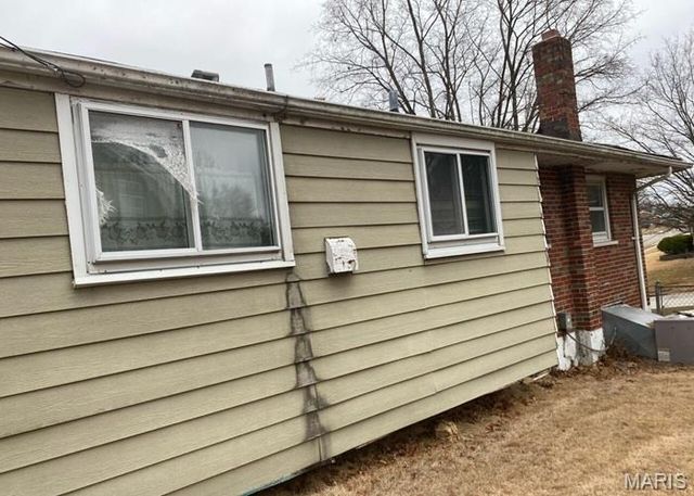 5101 Rockingham Drive, St Louis, MO 63121