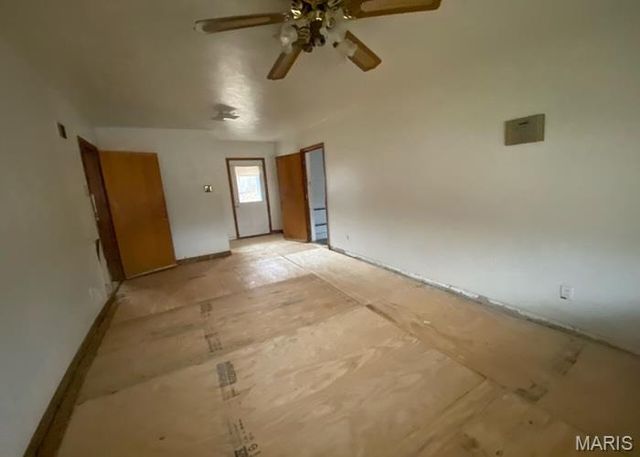 5101 Rockingham Drive, St Louis, MO 63121