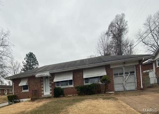 5101 Rockingham Drive, St Louis, MO 63121