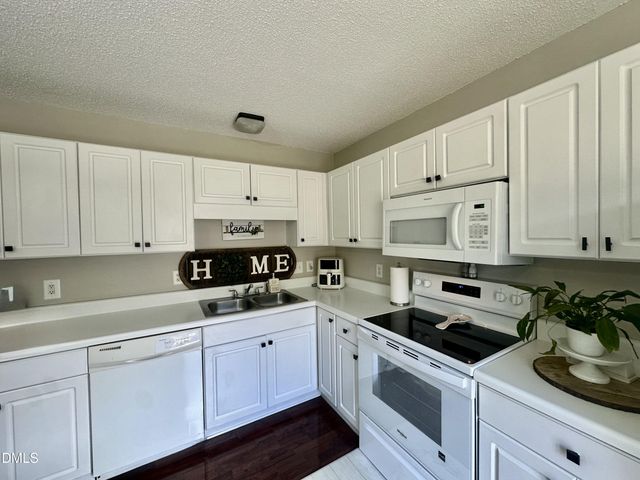 2106 Walnut Bluffs Lane, Raleigh, NC 27610