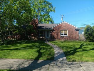 967 Washington Road, Grosse Pointe, MI 48230