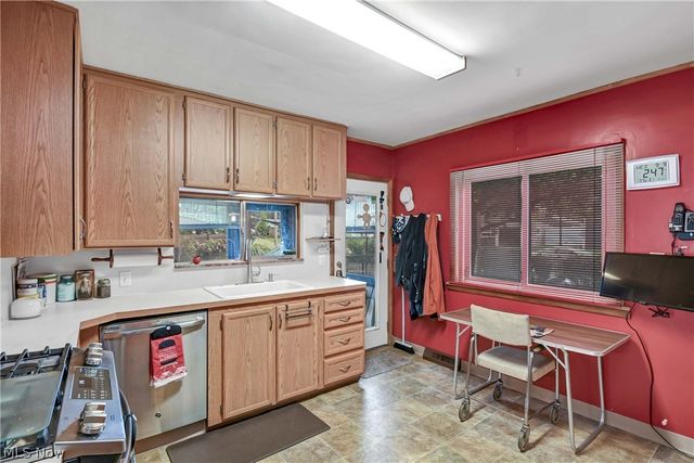 5733 Brecksville Road, Independence, OH 44131