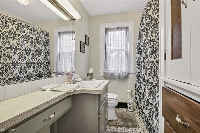 5733 Brecksville Road, Independence, OH 44131