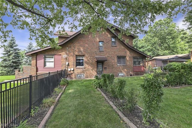 5733 Brecksville Road, Independence, OH 44131