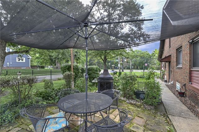 5733 Brecksville Road, Independence, OH 44131