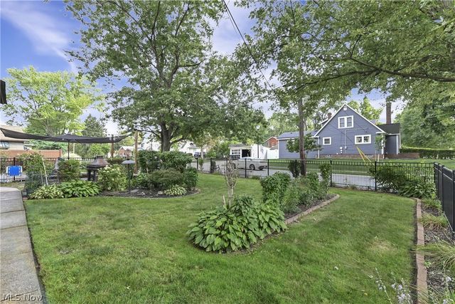 5733 Brecksville Road, Independence, OH 44131