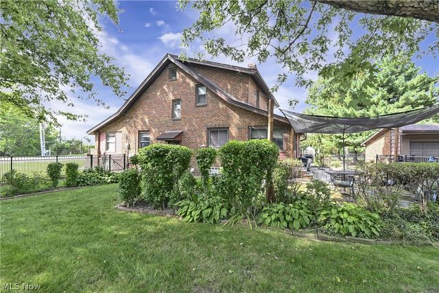 5733 Brecksville Road, Independence, OH 44131