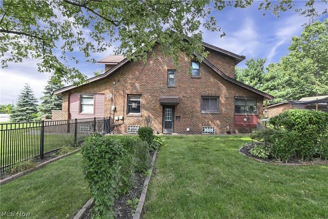 5733 Brecksville Road, Independence, OH 44131