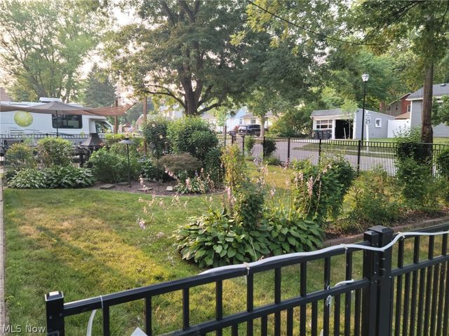 5733 Brecksville Road, Independence, OH 44131