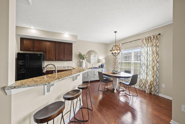 729 Redwood Lane, Lewis Center, OH 43035