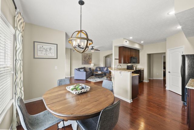 729 Redwood Lane, Lewis Center, OH 43035