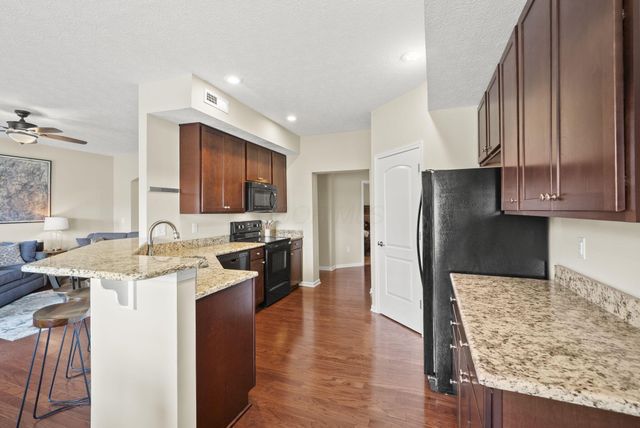 729 Redwood Lane, Lewis Center, OH 43035