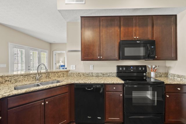 729 Redwood Lane, Lewis Center, OH 43035