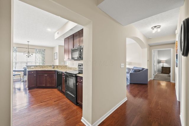 729 Redwood Lane, Lewis Center, OH 43035