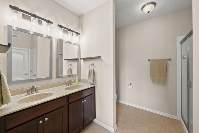 729 Redwood Lane, Lewis Center, OH 43035