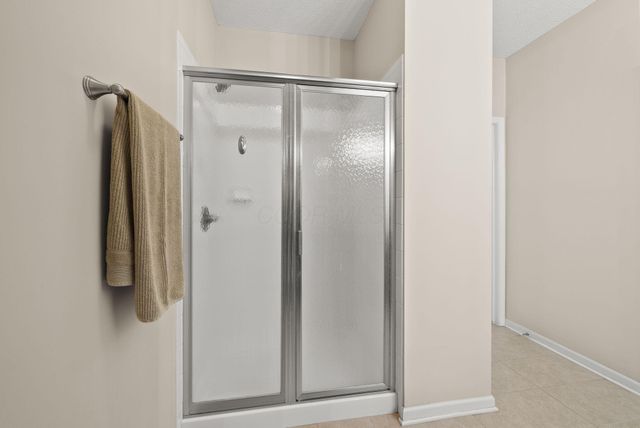 729 Redwood Lane, Lewis Center, OH 43035