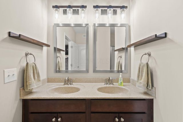 729 Redwood Lane, Lewis Center, OH 43035