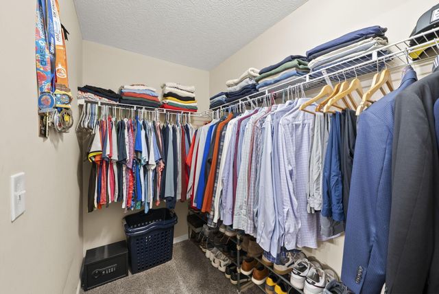 729 Redwood Lane, Lewis Center, OH 43035