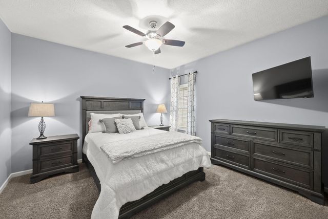 729 Redwood Lane, Lewis Center, OH 43035