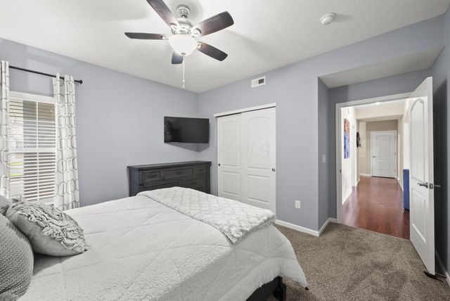 729 Redwood Lane, Lewis Center, OH 43035