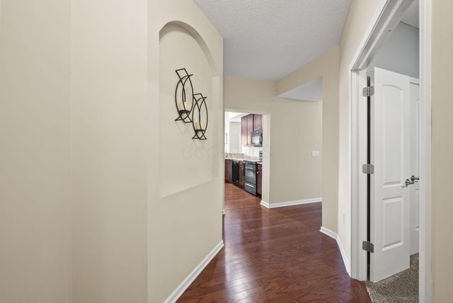 729 Redwood Lane, Lewis Center, OH 43035