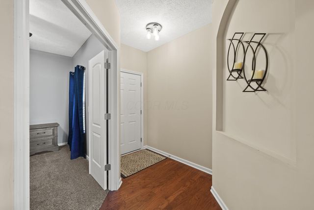 729 Redwood Lane, Lewis Center, OH 43035