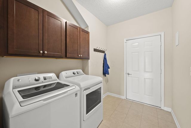 729 Redwood Lane, Lewis Center, OH 43035