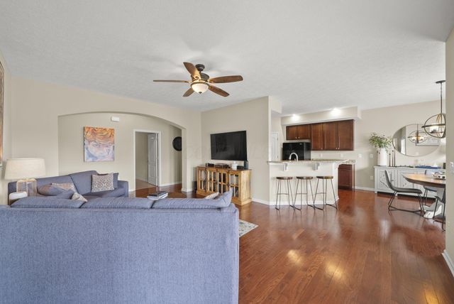 729 Redwood Lane, Lewis Center, OH 43035