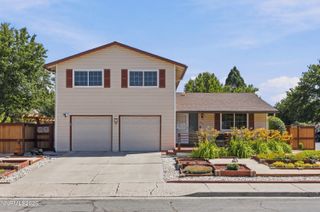 810 Autumn Hills Drive, Reno, NV 89511