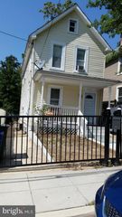 2414 HAMLIN PL NE, Washington, DC 20018