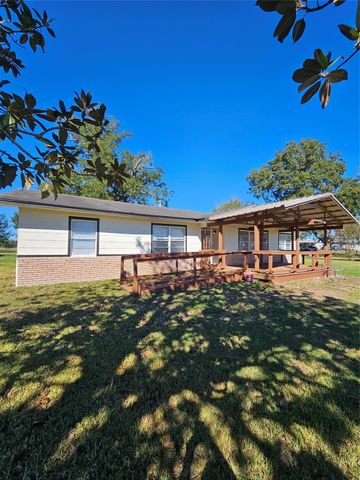 2535 County Rd 231, Wharton, TX 77488