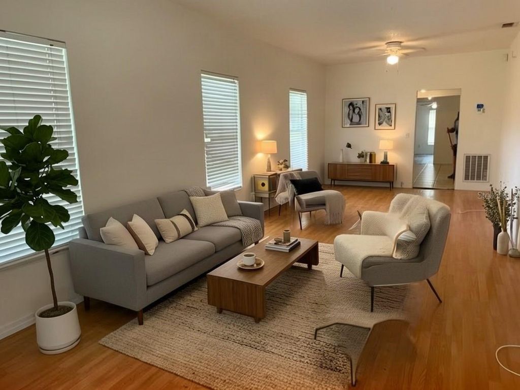Image 2 of property listing at 4009 N CENTRAL AVENUE, Tampa, FL 33603