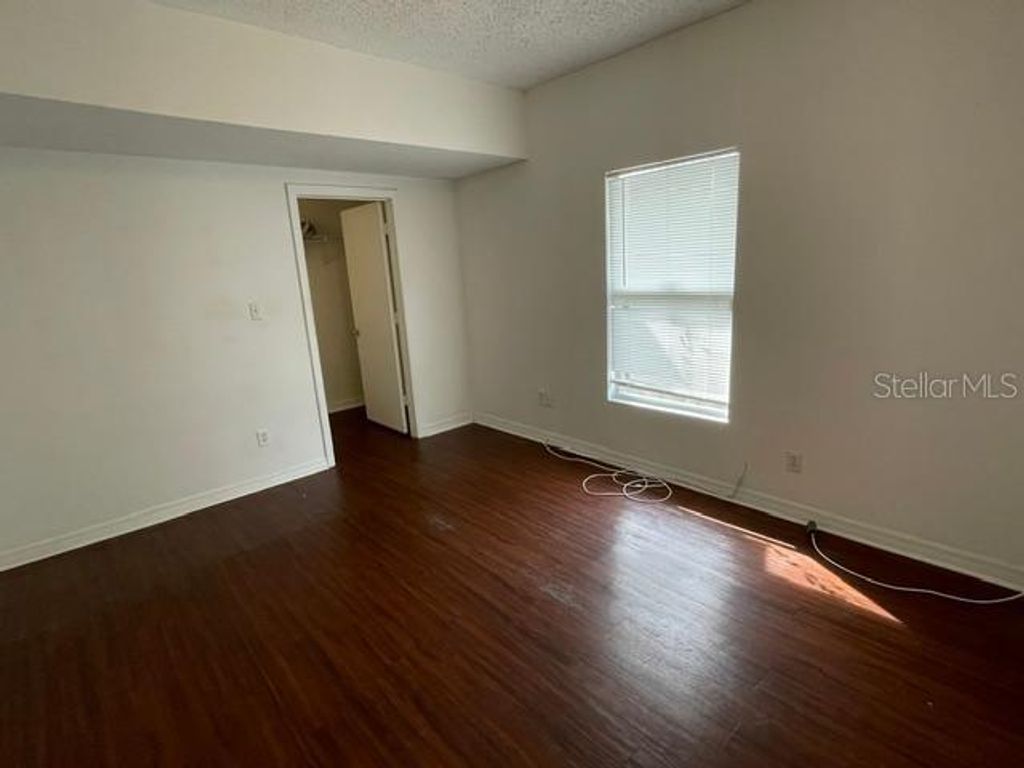 Image 12 of property listing at 4009 N CENTRAL AVENUE, Tampa, FL 33603