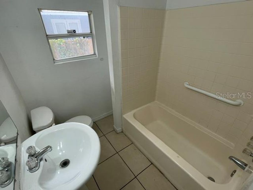 Image 14 of property listing at 4009 N CENTRAL AVENUE, Tampa, FL 33603