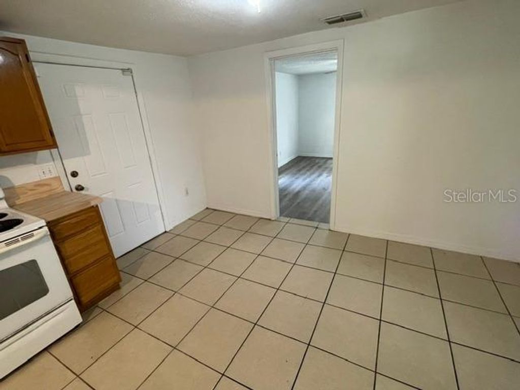 Image 4 of property listing at 4009 N CENTRAL AVENUE, Tampa, FL 33603