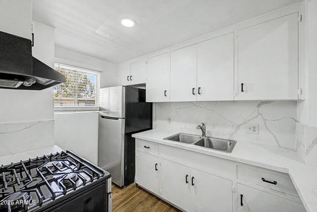 6125 E INDIAN SCHOOL Road 242, Scottsdale, AZ 85251