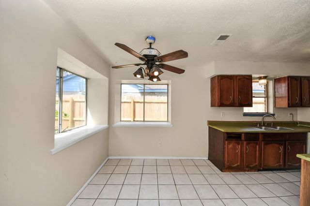 5322 Bulen Avenue, Friendswood, TX 77546