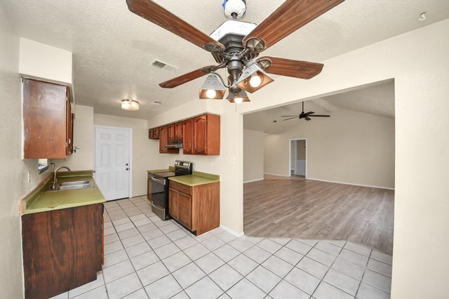 5322 Bulen Avenue, Friendswood, TX 77546
