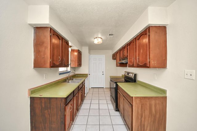 5322 Bulen Avenue, Friendswood, TX 77546