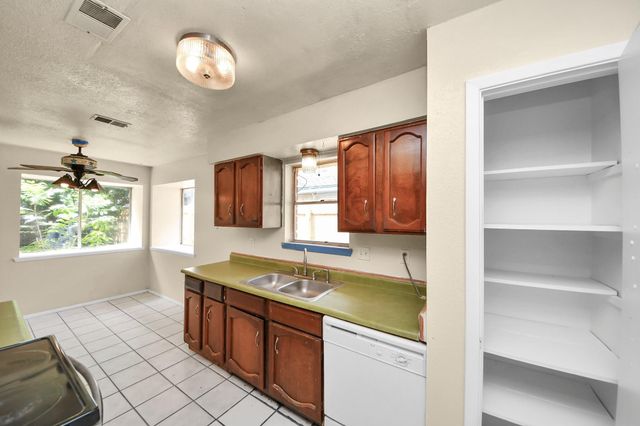 5322 Bulen Avenue, Friendswood, TX 77546
