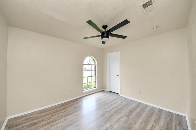 5322 Bulen Avenue, Friendswood, TX 77546