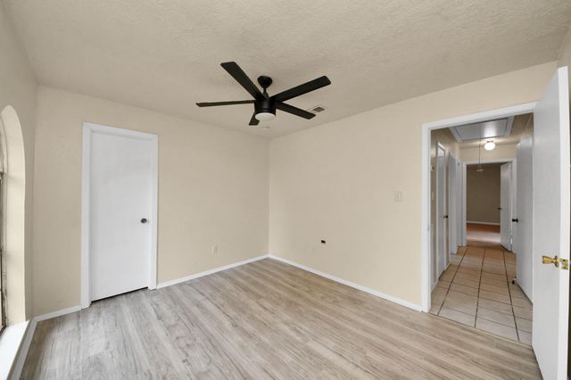 5322 Bulen Avenue, Friendswood, TX 77546